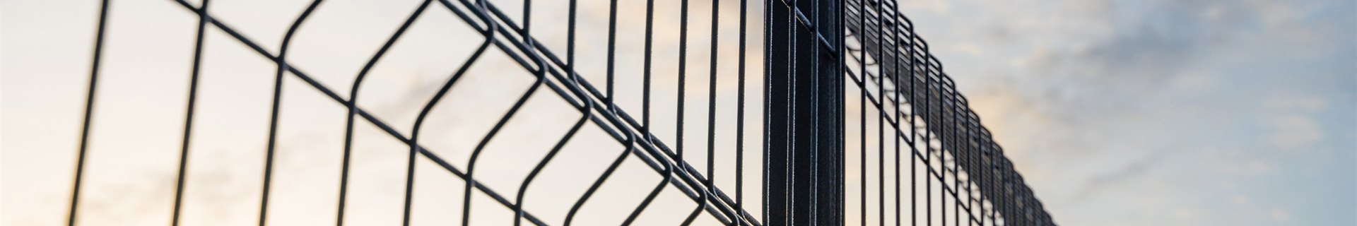 Steel Fence product photo showing the product structure